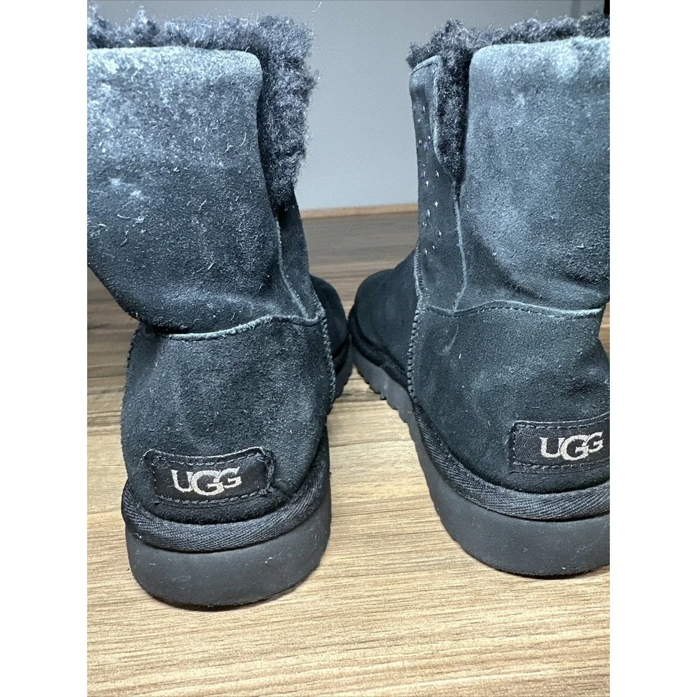 Women's UGG Boots Size 8 Black Gems‎ Pull On